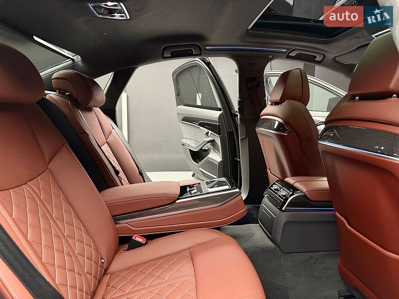 Седан Audi S8 2026 в Киеве