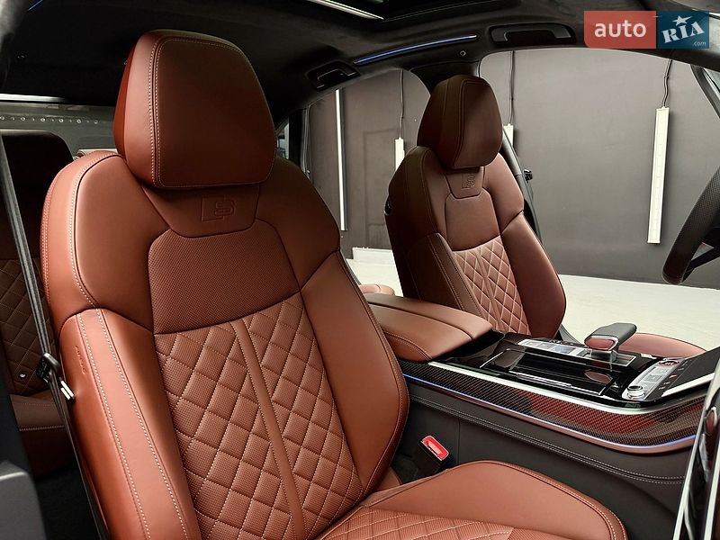 Седан Audi S8 2026 в Киеве