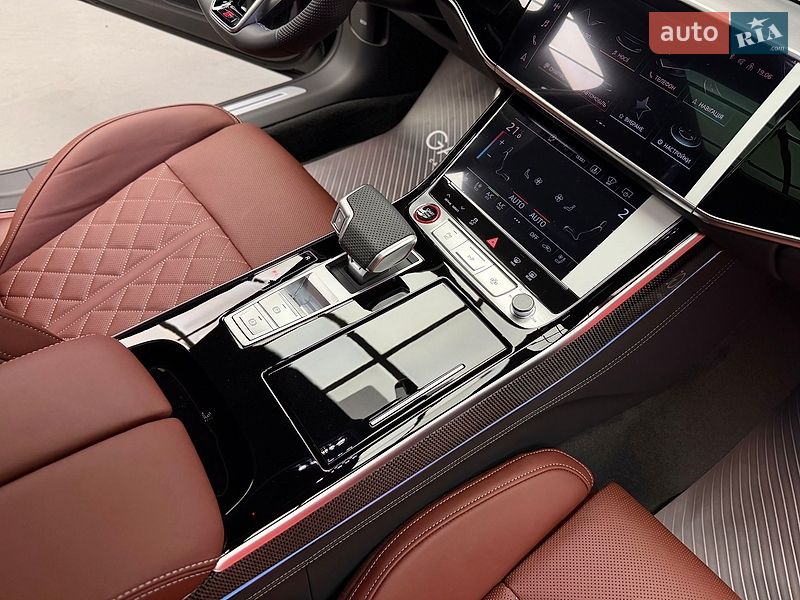 Седан Audi S8 2026 в Киеве
