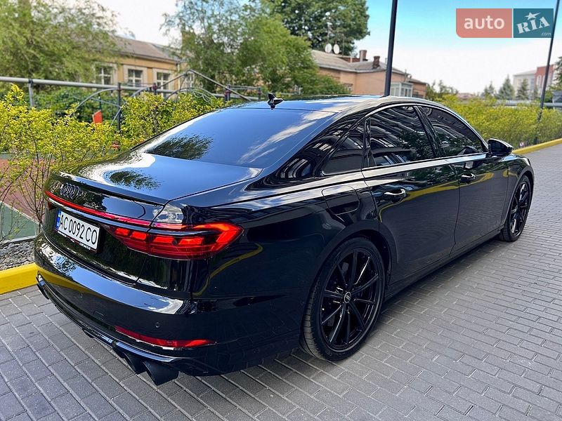 Седан Audi S8 2023 в Днепре