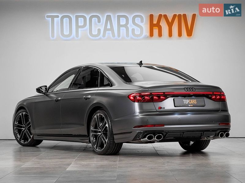 Седан Audi S8 2026 в Києві