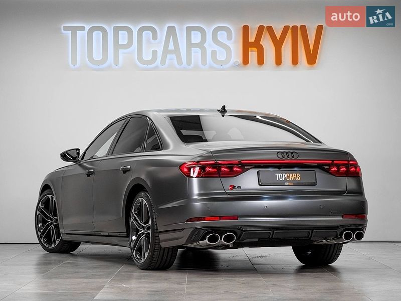 Седан Audi S8 2026 в Києві