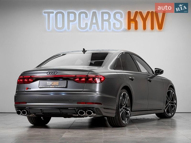 Седан Audi S8 2026 в Києві