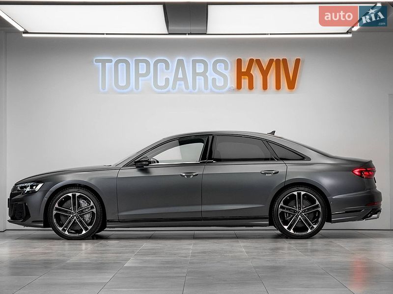 Седан Audi S8 2026 в Києві