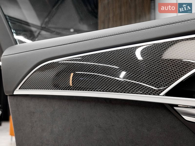 Седан Audi S8 2026 в Києві