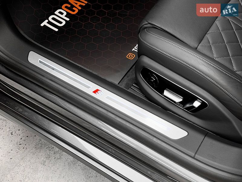 Седан Audi S8 2026 в Києві