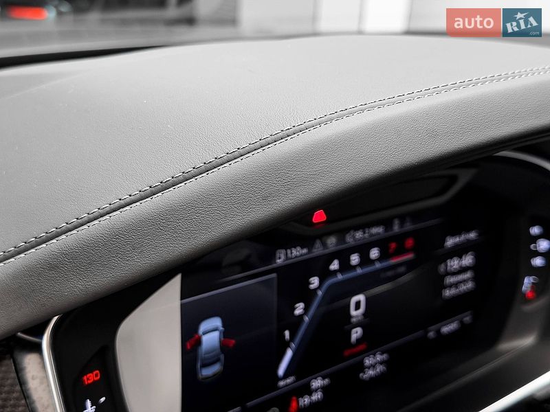 Седан Audi S8 2026 в Києві