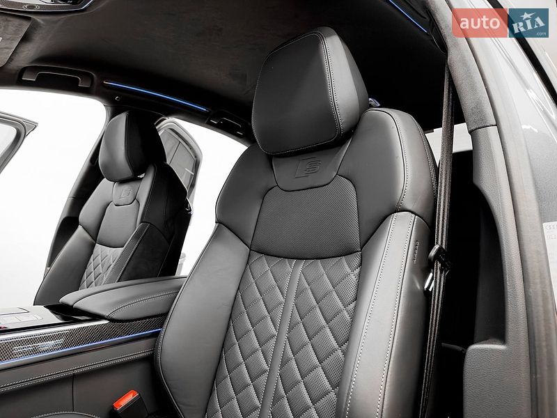 Седан Audi S8 2026 в Києві