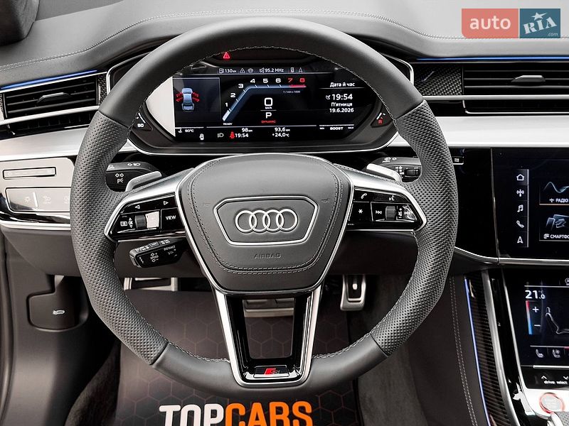 Седан Audi S8 2026 в Києві