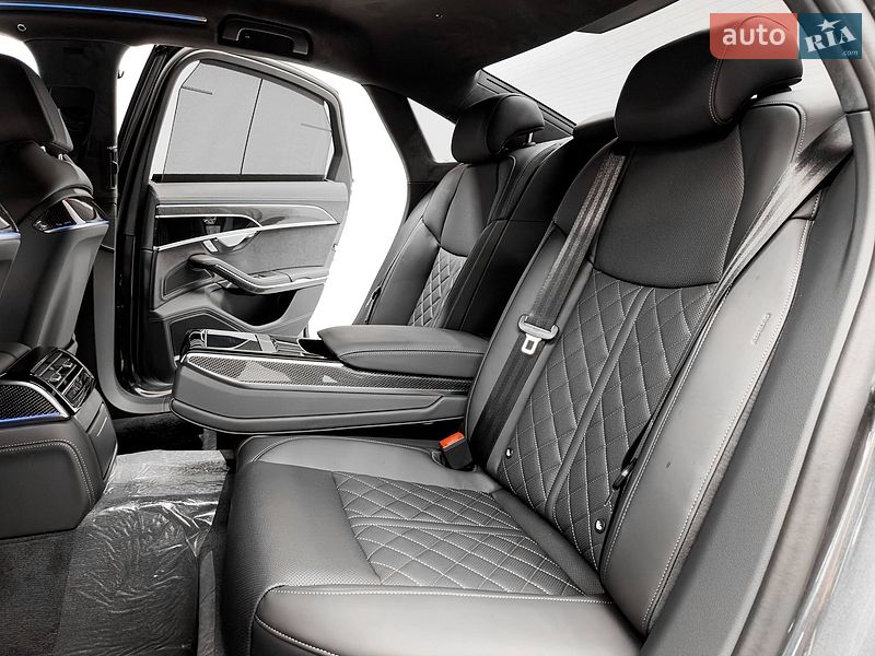 Седан Audi S8 2026 в Києві