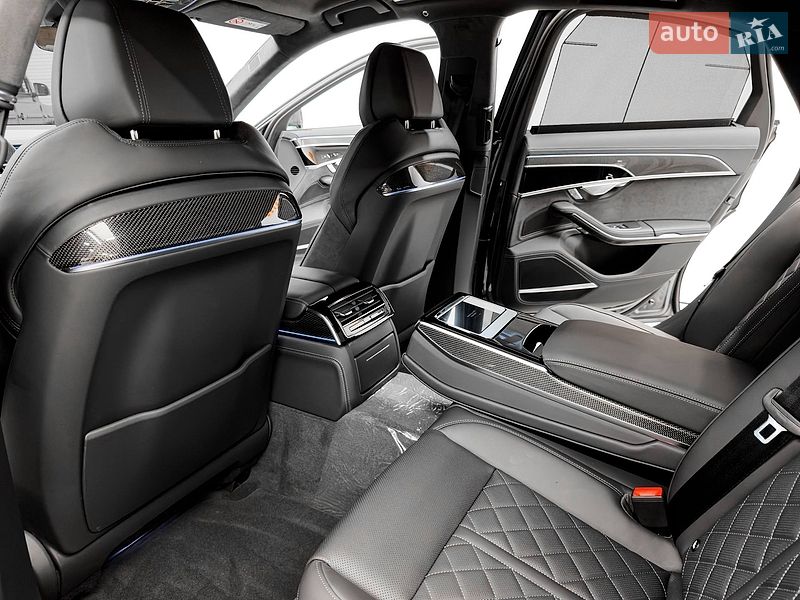 Седан Audi S8 2026 в Києві