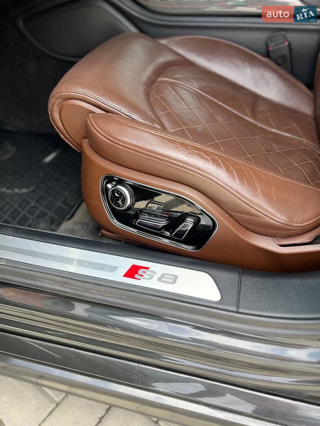 2013 Audi S8 - мініатюра 28