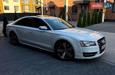 Седан Audi S8 2014 в Вінниці