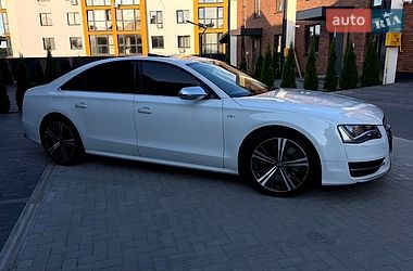 Седан Audi S8 2014 в Вінниці