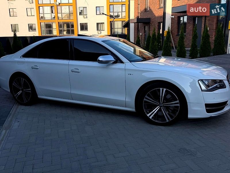Седан Audi S8 2014 в Вінниці