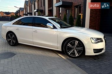 Седан Audi S8 2014 в Вінниці