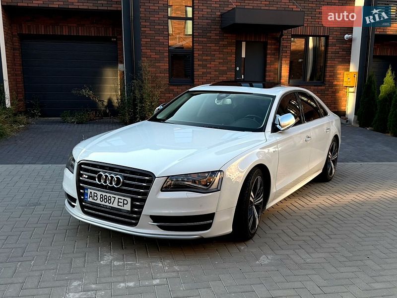 Седан Audi S8 2014 в Вінниці