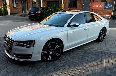 Седан Audi S8 2014 в Вінниці