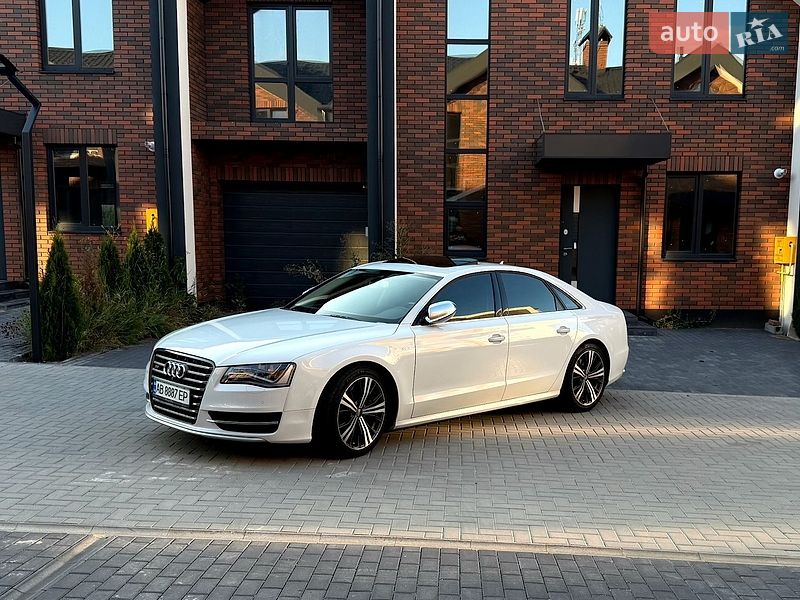 Седан Audi S8 2014 в Вінниці