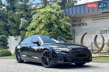 Седан Audi S8 2024 в Львове