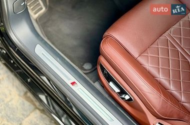 Седан Audi S8 2024 в Львове