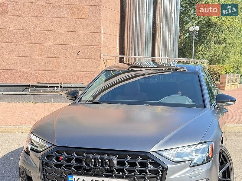 Седан Audi S8 2023 в Києві