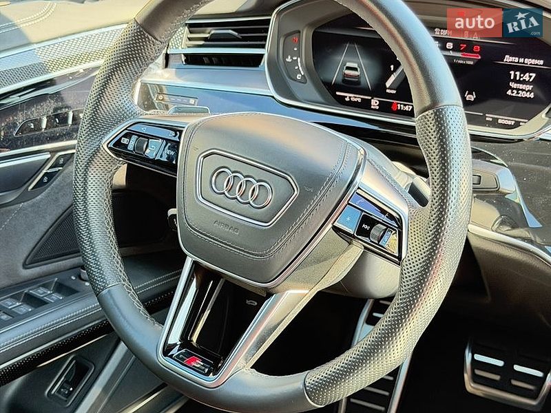 Седан Audi S8 2023 в Києві