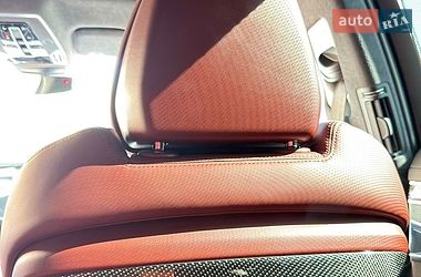 Седан Audi S8 2023 в Києві