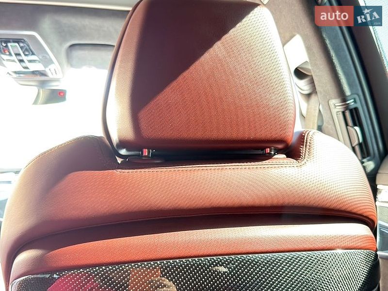 Седан Audi S8 2023 в Києві