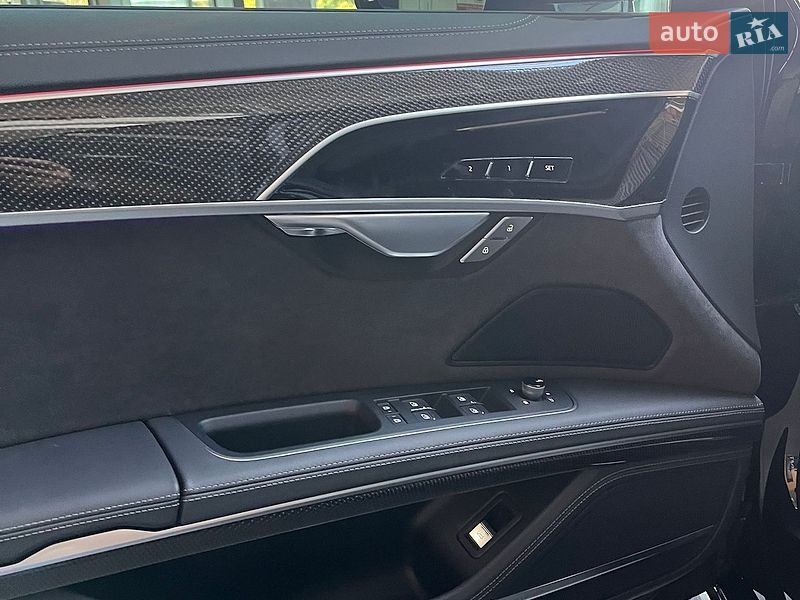 Седан Audi S8 2026 в Дніпрі