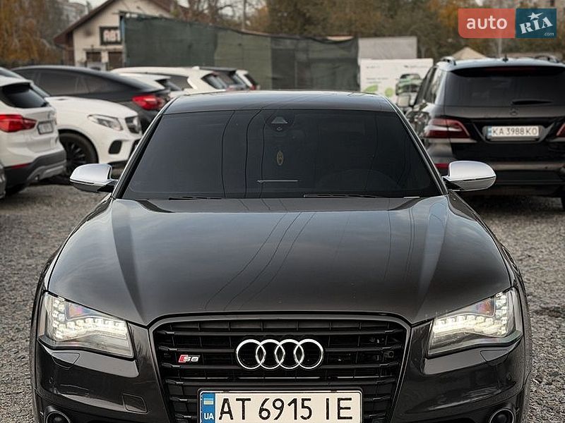 Седан Audi S8 2013 в Дніпрі