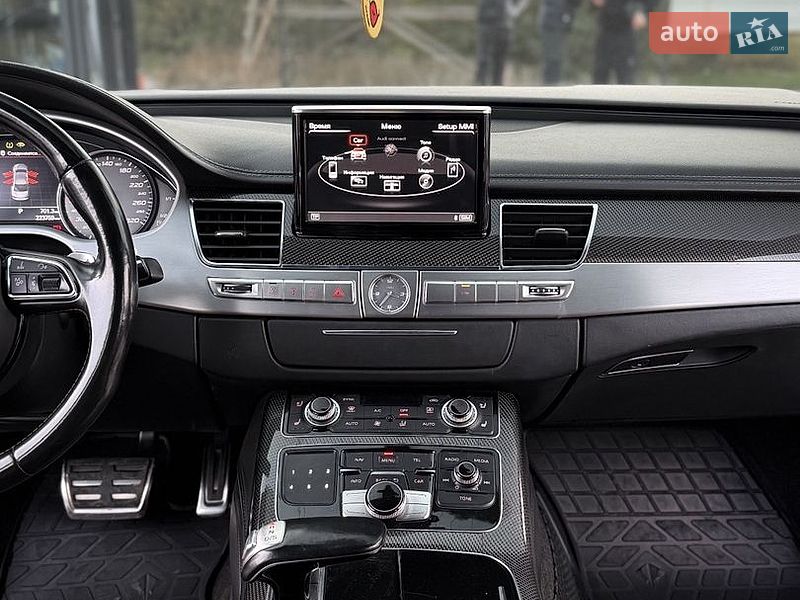 Седан Audi S8 2013 в Дніпрі