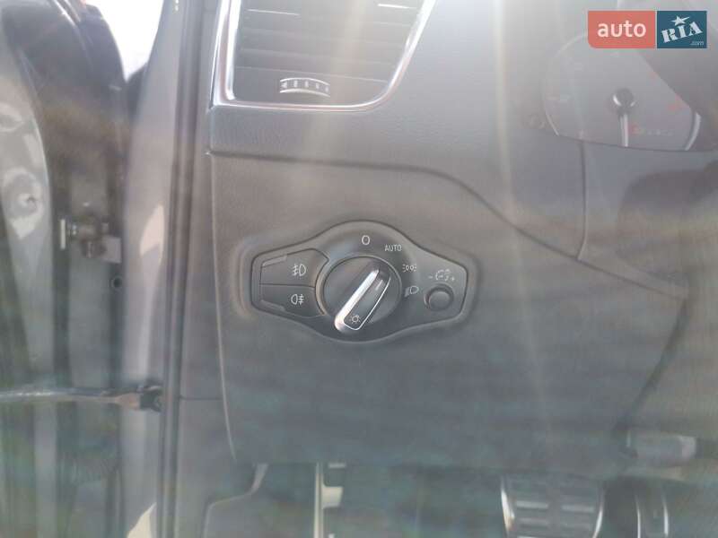 Внедорожник / Кроссовер Audi SQ5 2015 в Львове