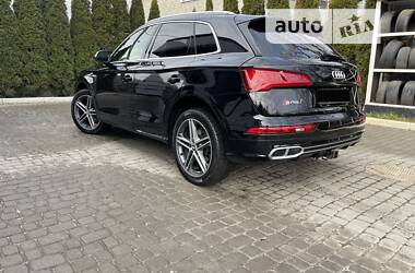 Внедорожник / Кроссовер Audi SQ5 2017 в 