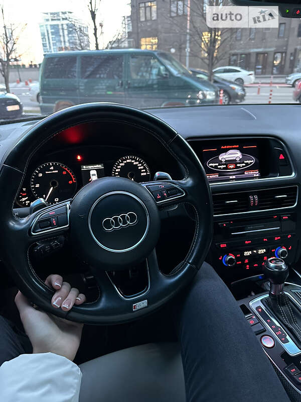 Внедорожник / Кроссовер Audi SQ5 2014 в Кременчуге