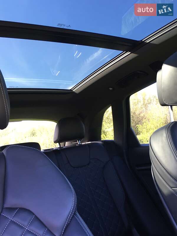 Внедорожник / Кроссовер Audi SQ5 2018 в Хмельницком