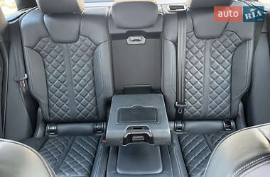 Внедорожник / Кроссовер Audi SQ5 2019 в 