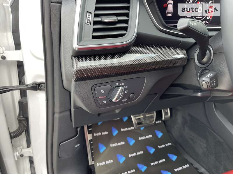 Внедорожник / Кроссовер Audi SQ5 2019 в Ровно