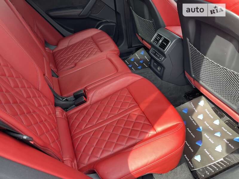 Внедорожник / Кроссовер Audi SQ5 2019 в Ровно