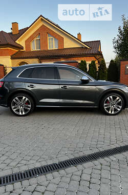 Внедорожник / Кроссовер Audi SQ5 2017 в 