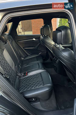 Внедорожник / Кроссовер Audi SQ5 2017 в 
