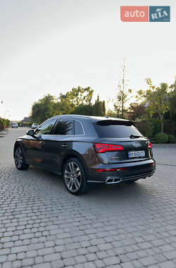 Внедорожник / Кроссовер Audi SQ5 2017 в 