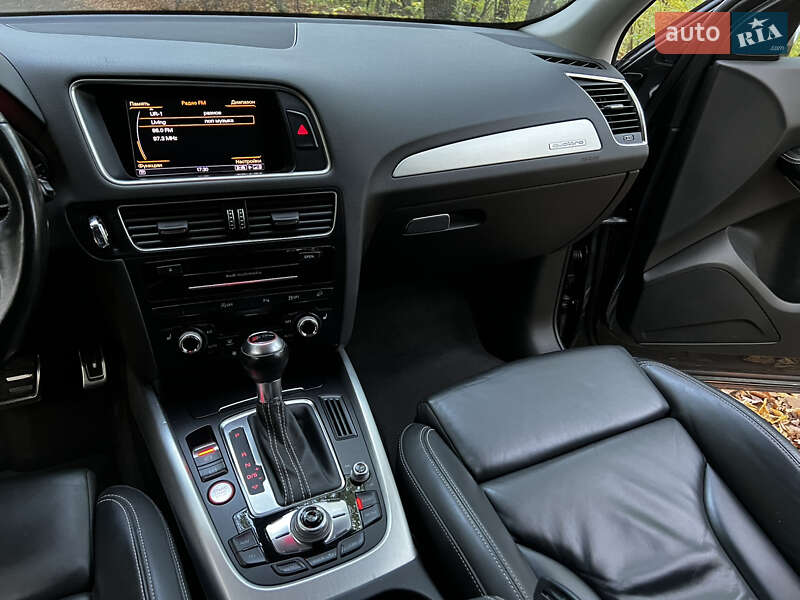 Внедорожник / Кроссовер Audi SQ5 2015 в Мукачево