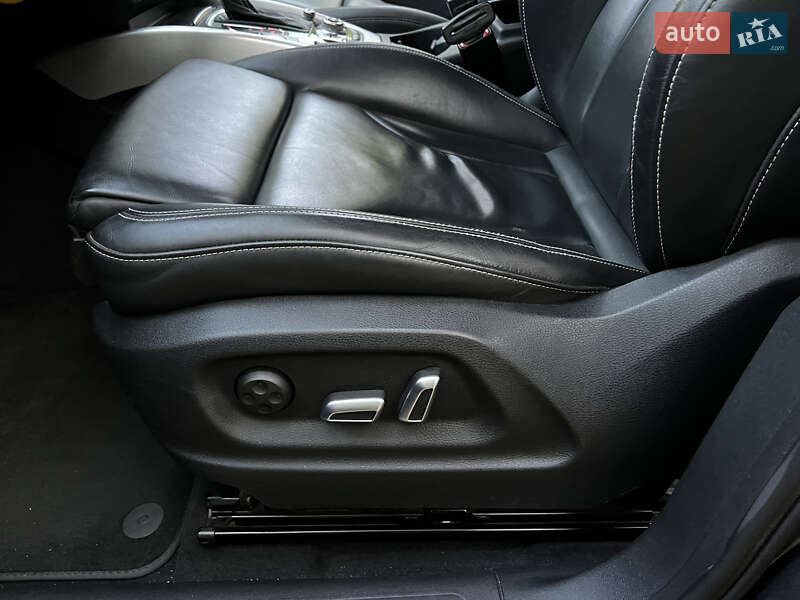 Внедорожник / Кроссовер Audi SQ5 2015 в Мукачево