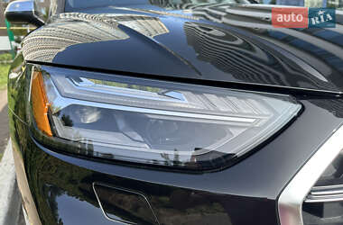 Внедорожник / Кроссовер Audi SQ5 2022 в 