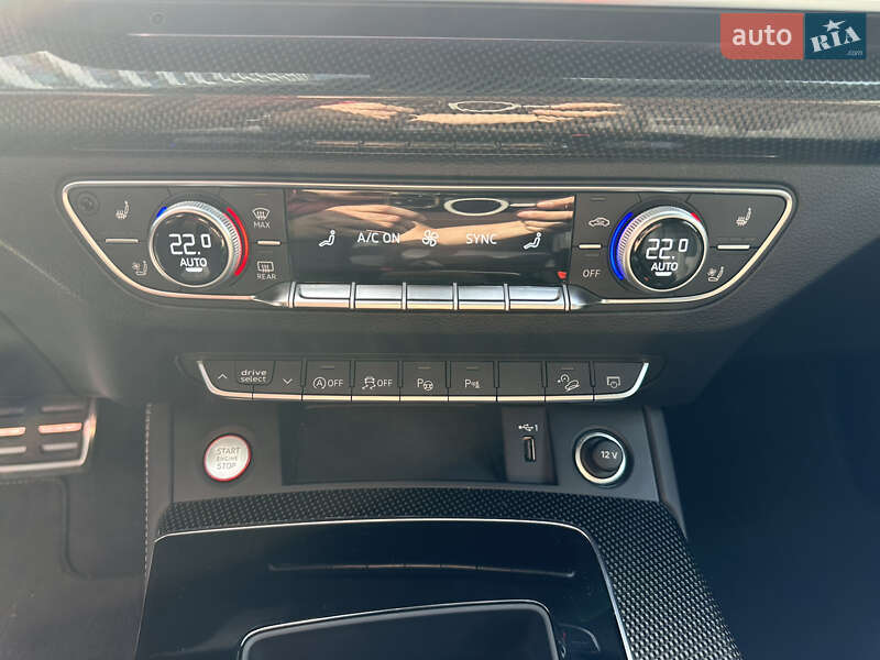 Внедорожник / Кроссовер Audi SQ5 2022 в Одессе