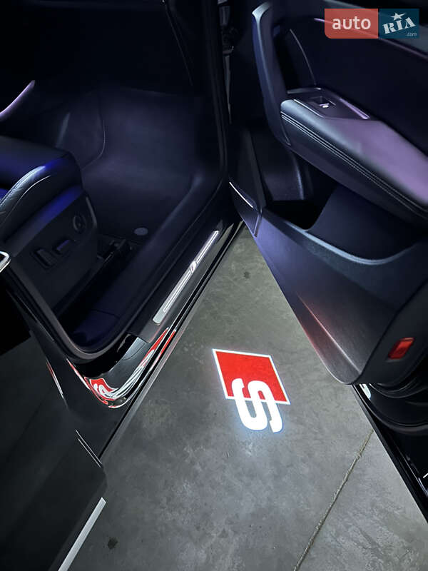 Внедорожник / Кроссовер Audi SQ5 2022 в Одессе