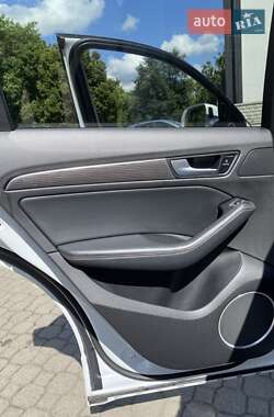Внедорожник / Кроссовер Audi SQ5 2014 в 