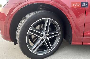 Внедорожник / Кроссовер Audi SQ5 2017 в Киеве