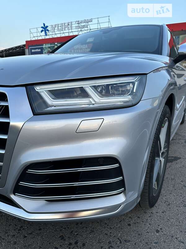 Внедорожник / Кроссовер Audi SQ5 2019 в Ровно